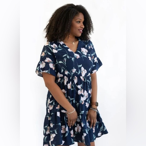FLORAL NURSING QUEEN DRESS WITH POCKETS -BELL SLEEVE- NAVY - Picture 1 of 4